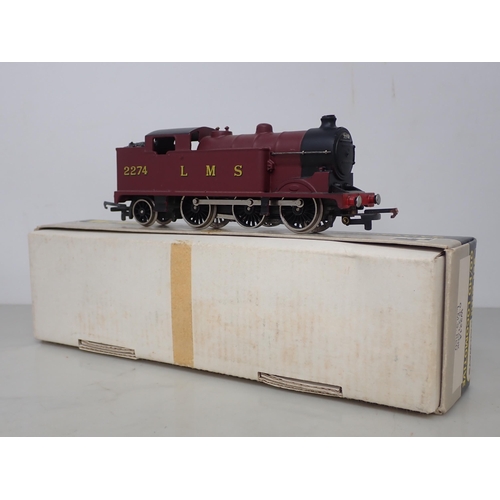 536 - Wrenn W2214 0-6-2T in LMS red livery, boxed with instructions; and Wrenn W2232 0-6-0 diesel Shunter ... 