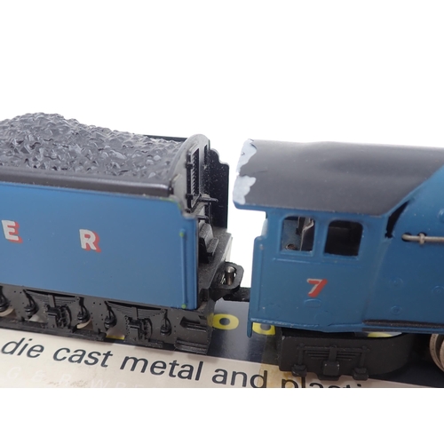 544 - Wrenn 00 gauge W2222 'Devizes Castle' Locomotive, with box base (lacking box lid); and W2212 'Sir Ni... 