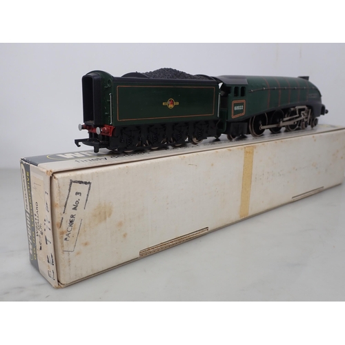 545 - Wrenn W2211 A4 'Mallard' in BR green livery, boxed; and Wrenn W2225 2-8-0 8F Locomotive in LMS black... 