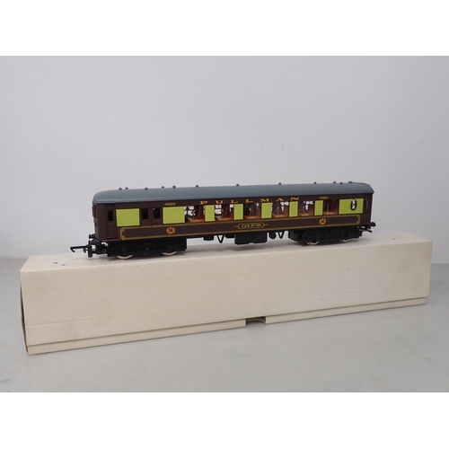 547 - Wrenn W3006/7 The Brighton Belle brown and cream Pullman set, boxed