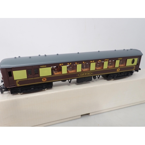 547 - Wrenn W3006/7 The Brighton Belle brown and cream Pullman set, boxed