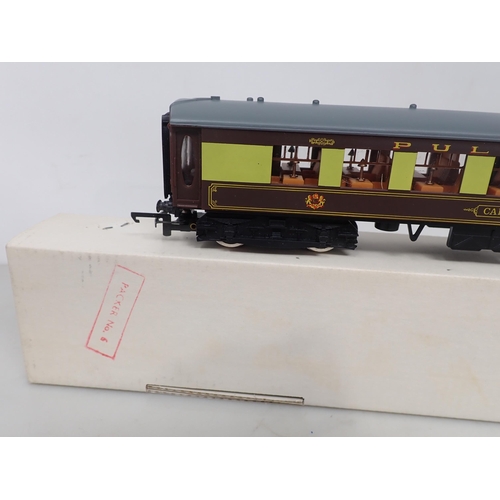 547 - Wrenn W3006/7 The Brighton Belle brown and cream Pullman set, boxed