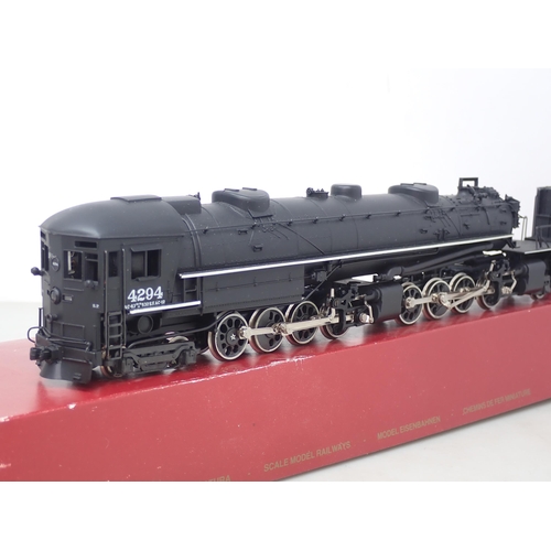 548 - Rivarossi 1547 Southern Pacific Lines 4-8-8-2 Locomotive, boxed