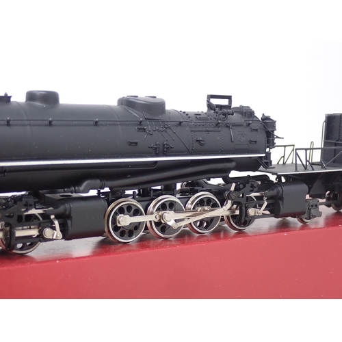 548 - Rivarossi 1547 Southern Pacific Lines 4-8-8-2 Locomotive, boxed