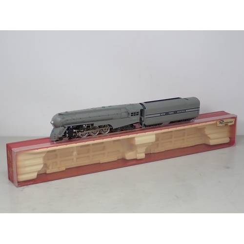 558 - Rivarossi 1273 HO scale 4-6-4 Hudson streamlined Pacific Locomotive in New York Central livery, boxe... 