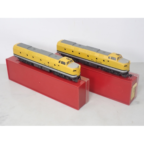 561 - Rivarossi 1895 two part Rio Grande diesel Locomotive, both parts boxed