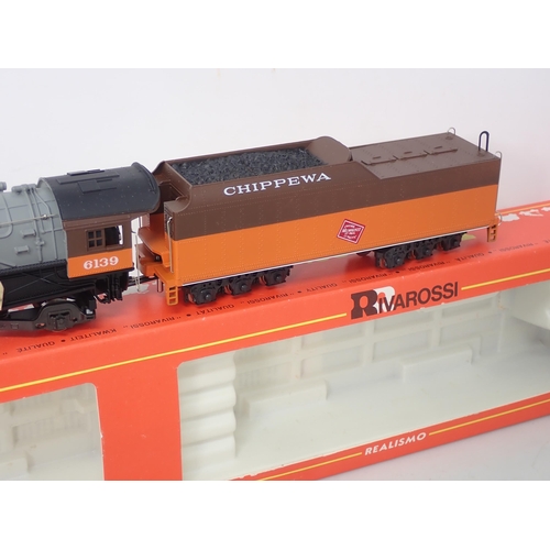 571 - Rivarossi 1214 HO scale 4-6-2 Heavy Pacific in 'Milwaukee Road' livery, boxed