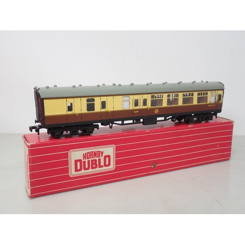 580 - Six Hornby Dublo Coaches to include; 2x 4050 Corridor Coaches, 4051 Corridor Coach, 2x 4060 Open Cor... 