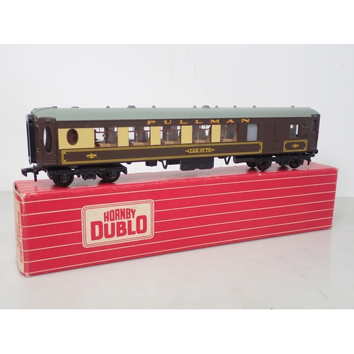 582 - Six Hornby Dublo Pullman Coaches to include; 4035 'Aries', 2x 4036 2nd Class, 2x 4037 Brake/2nd and ... 