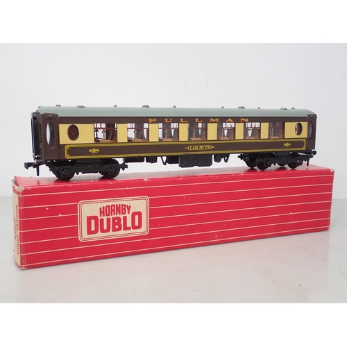 582 - Six Hornby Dublo Pullman Coaches to include; 4035 'Aries', 2x 4036 2nd Class, 2x 4037 Brake/2nd and ... 