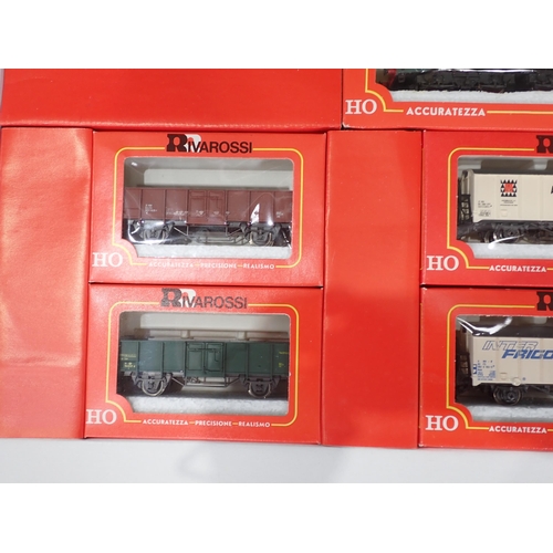 596 - Rivarossi HO scale Goods Train Set containing 1447 Ferrovie Dello Stato E.646-027 electric Locomotiv... 