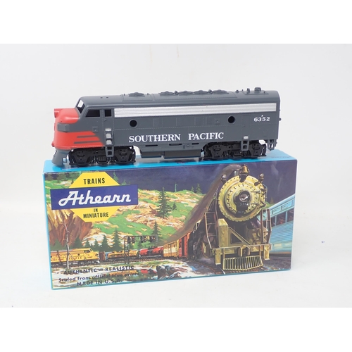 603 - Eleven boxed Athearn HO scale American Locomotives and five Wagons, etc.