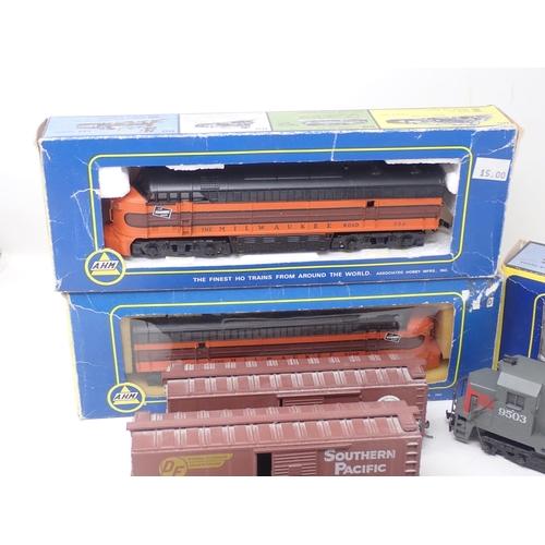 608 - A boxed AHM HO scale 0-4-0 Shifter, an FM Locomotive and Dummy Unit, an unboxed Southern Pacific die... 