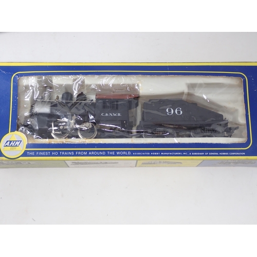 608 - A boxed AHM HO scale 0-4-0 Shifter, an FM Locomotive and Dummy Unit, an unboxed Southern Pacific die... 