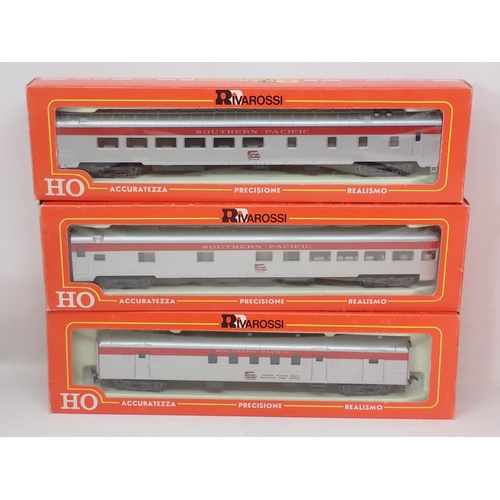 611 - Eight boxed Rivarossi HO scale American Coaches