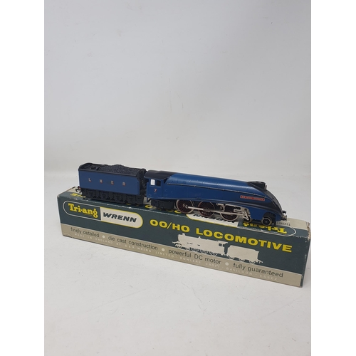 616 - Wrenn 00 gauge A4 Locomotive 'Sir Nigel Gresley' in LNER livery, boxed