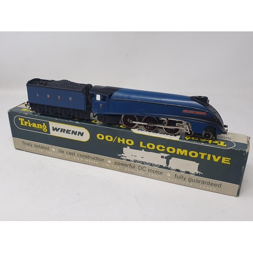 616 - Wrenn 00 gauge A4 Locomotive 'Sir Nigel Gresley' in LNER livery, boxed