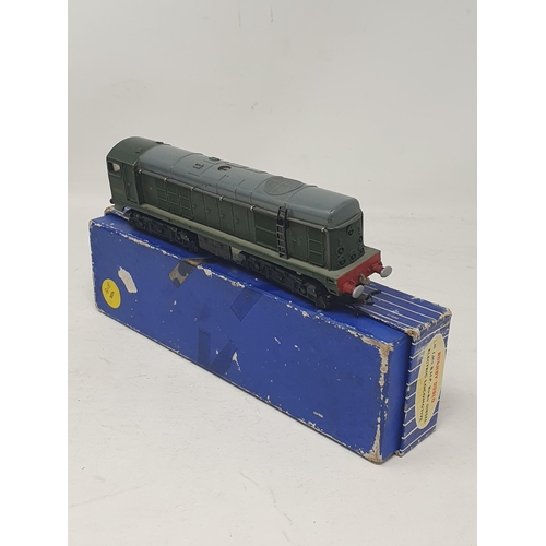 624 - Hornby Dublo EDLT20 'Bristol Castle' Locomotive, boxed (box lid A/F); and a boxed L30 Bo-Bo diesel L... 