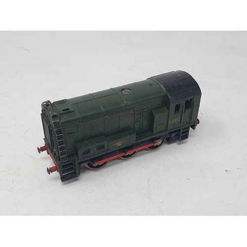 629 - Hornby Dublo 2218 2-6-4T Locomotive, boxed; and 2231 0-8-0 diesel Shunter, boxed