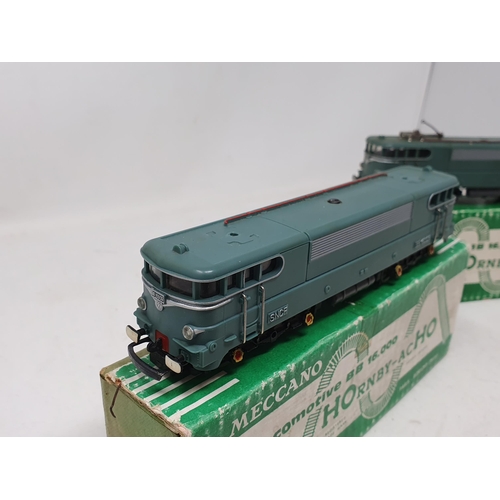 633 - Two Hornby Acho 638 electric Locomotives (one lacking pantographs), both boxed (one box lid end miss... 