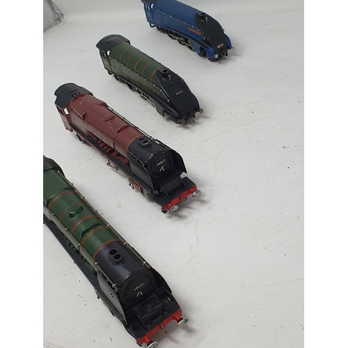 639 - Four unboxed and play worn Hornby Dublo 3-rail Locomotives including 'Silver King', 'Sir Nigel Gresl... 