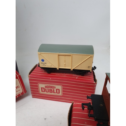 662 - Twenty four boxed Hornby Dublo 2-rail Wagons including 4678 Shell Tank Wagon, , 4648 low sided Wagon... 