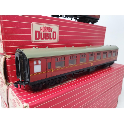 667 - Eight boxed Hornby Dublo Coaches including 4050, 2x 4051, 3x 4060, 4062 and 4063