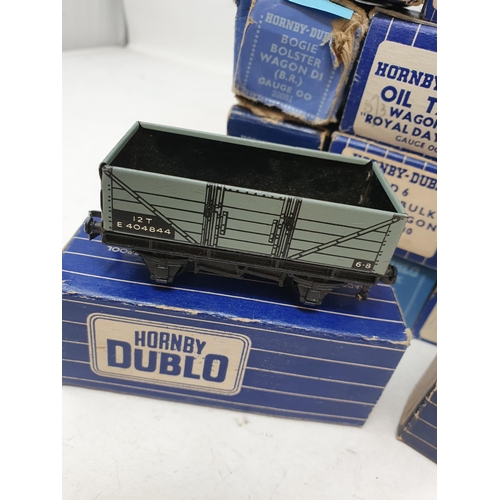 670 - Sixteen boxed Hornby Dublo 3-rail Wagons including 2x D1 Esso' Tankers, 'Royal Daylight' Wagon, D1 L... 