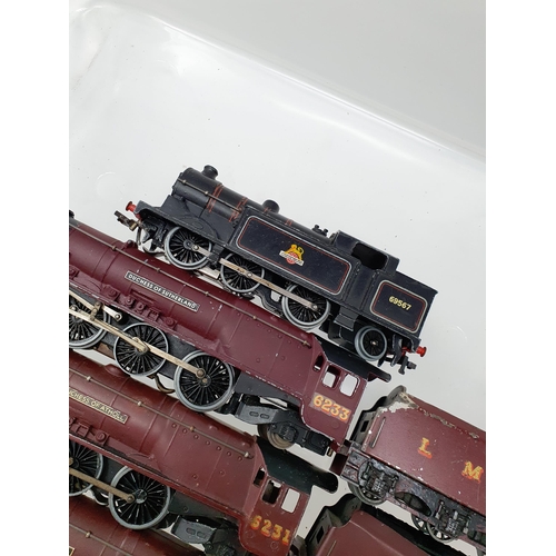 677 - Twelve unboxed and play worn Hornby Dublo 3-rail Locomotives including repainted 'Duchess of Sutherl... 