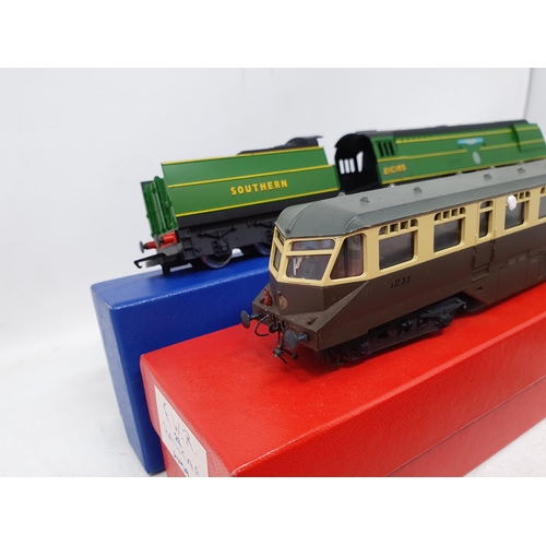 703 - Hornby 00 gauge Battle of Britain Class Locomotive 'Spitfire' in Southern livery, Hornby A4 'Mallard... 