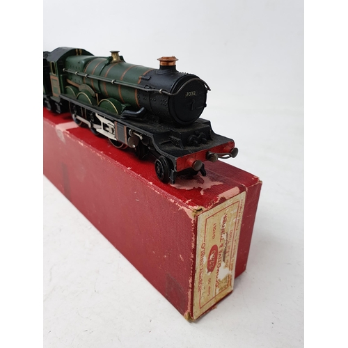 712 - Hornby Dublo 2220 'Denbigh Castle' Locomotive, boxed