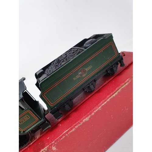 712 - Hornby Dublo 2220 'Denbigh Castle' Locomotive, boxed