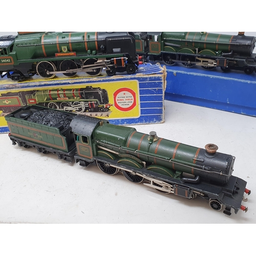 731 - Three part boxed Hornby Dublo 3-rail Locomotives to include 3235 'Dorchester', EDLT20 'Bristol Castl... 