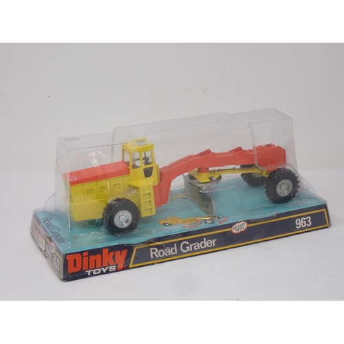 79 - Dinky Toys No.963 Road Grader in card and plastic box