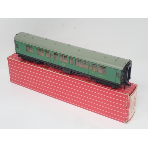 7 - Hornby Dublo 2x 4054 and 1x 4055 SR Corridor Coaches, boxed, unused in mint condition. Boxes general... 