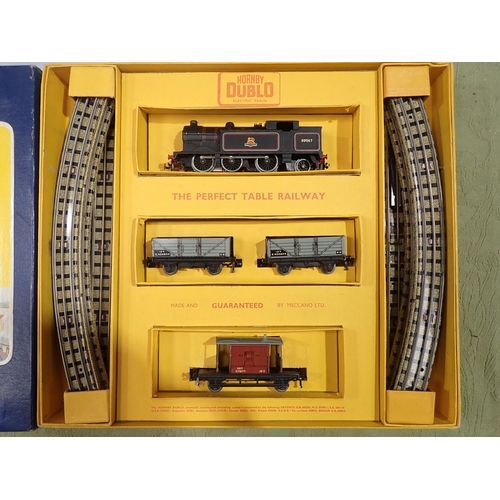 29 - Hornby Dublo EDG16 Goods Set, locomotive and wagons in mint condition, have been lightly run. Box ba... 