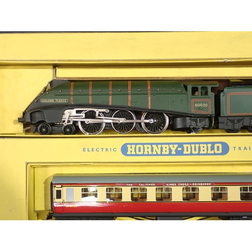 32 - Hornby Dublo 2015 Talisman Passenger Set. Contents in mint condition, have been very lightly run, bo... 