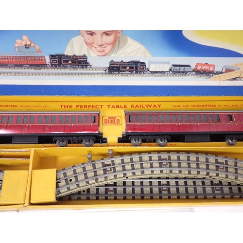 41 - Hornby Dublo EDP10 0-6-2T Passenger Set. Locomotive in mint condition, coaches both near mint. Box i... 