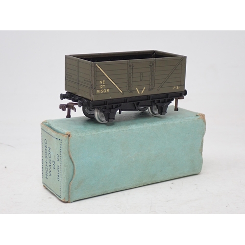44 - Hornby Dublo scarce NE High-sided Wagon in mint condition, March 1948 box in excellent condition