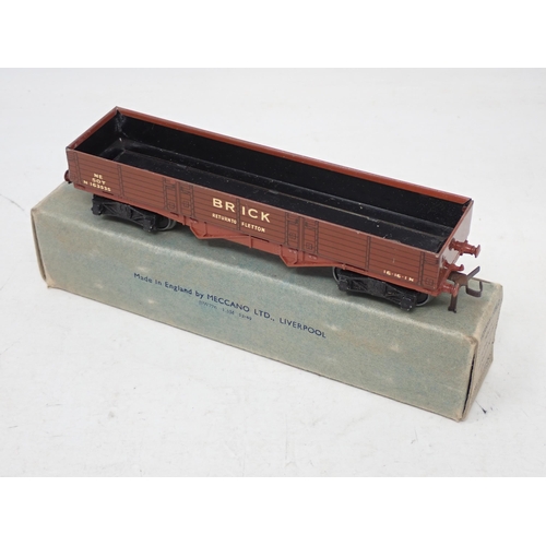 45 - Hornby Dublo very rare D1 High Capacity Wagon, 1st post-war issue with black wheels in mint conditio... 