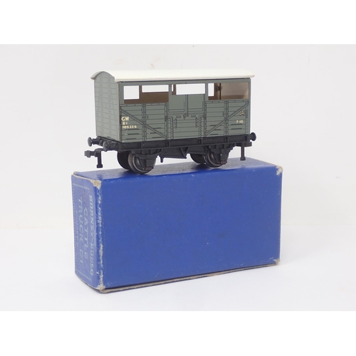 51 - Hornby Dublo reference pair GWR D1 Cattle Trucks, boxed. Both wagons in mint condition, Early versio... 