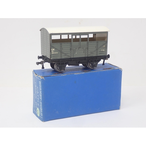 51 - Hornby Dublo reference pair GWR D1 Cattle Trucks, boxed. Both wagons in mint condition, Early versio... 