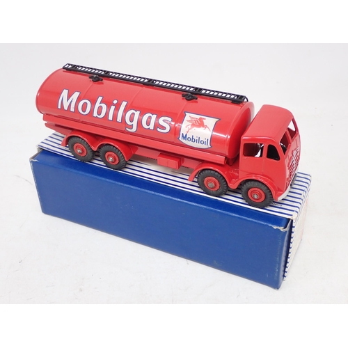 187 - Dinky Toys 941 Foden 'Mobilgas' Tanker, boxed