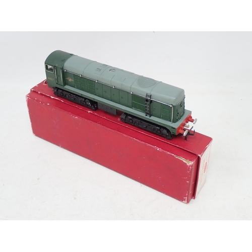 253 - Hornby Dublo 2230 Bo-Bo diesel Locomotive in scarce plain red box. Excellent condition box excellent... 