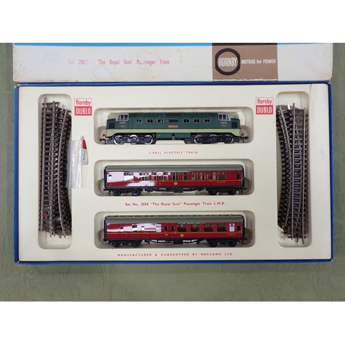 255 - Hornby Dublo 2034 Royal Scot Passenger Set, excellent with literature