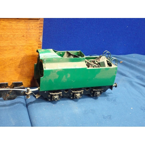 306 - A part built gauge 1 Merchant Navy Class Locomotive, with body, chassis, wheels and tender, and a 2 ... 