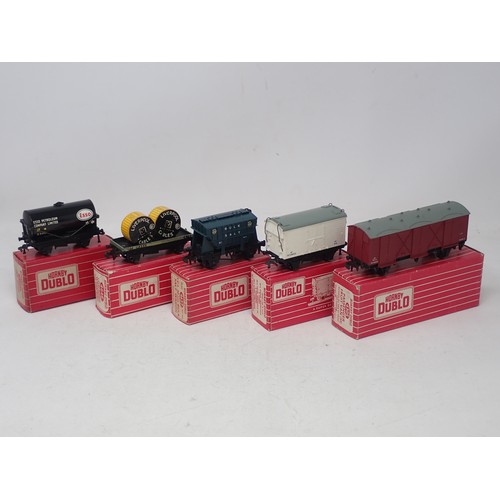 662 - Twenty four boxed Hornby Dublo 2-rail Wagons including 4678 Shell Tank Wagon, , 4648 low sided Wagon... 