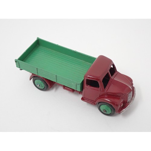 333 - Dinky Toys rare 30m Dodge rear Tipping Lorry with green back and maroon cab