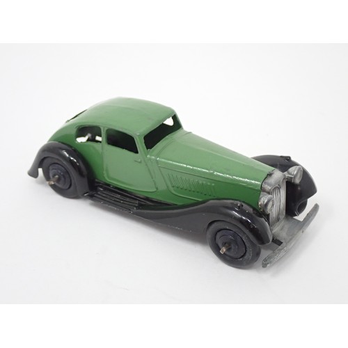 334 - Dinky Toys 36d green Rover Saloon