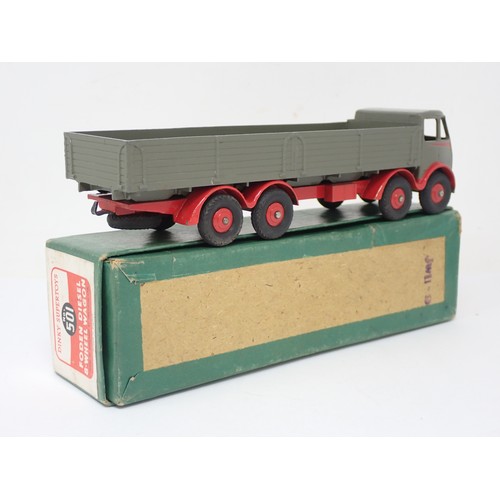 359 - Dinky Supertoys 501 1st type Foden 8-wheel Wagon in grey with red chassis, boxed